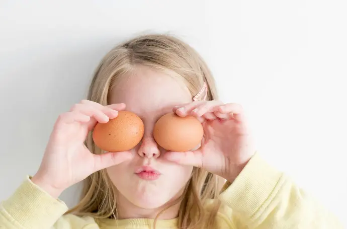 Child with Eggs